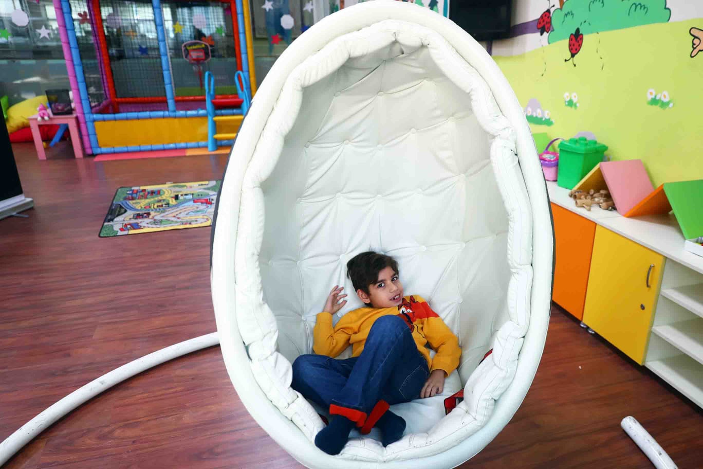 Engelliler Sarayı sayesinde hayata dokunmaya başladı